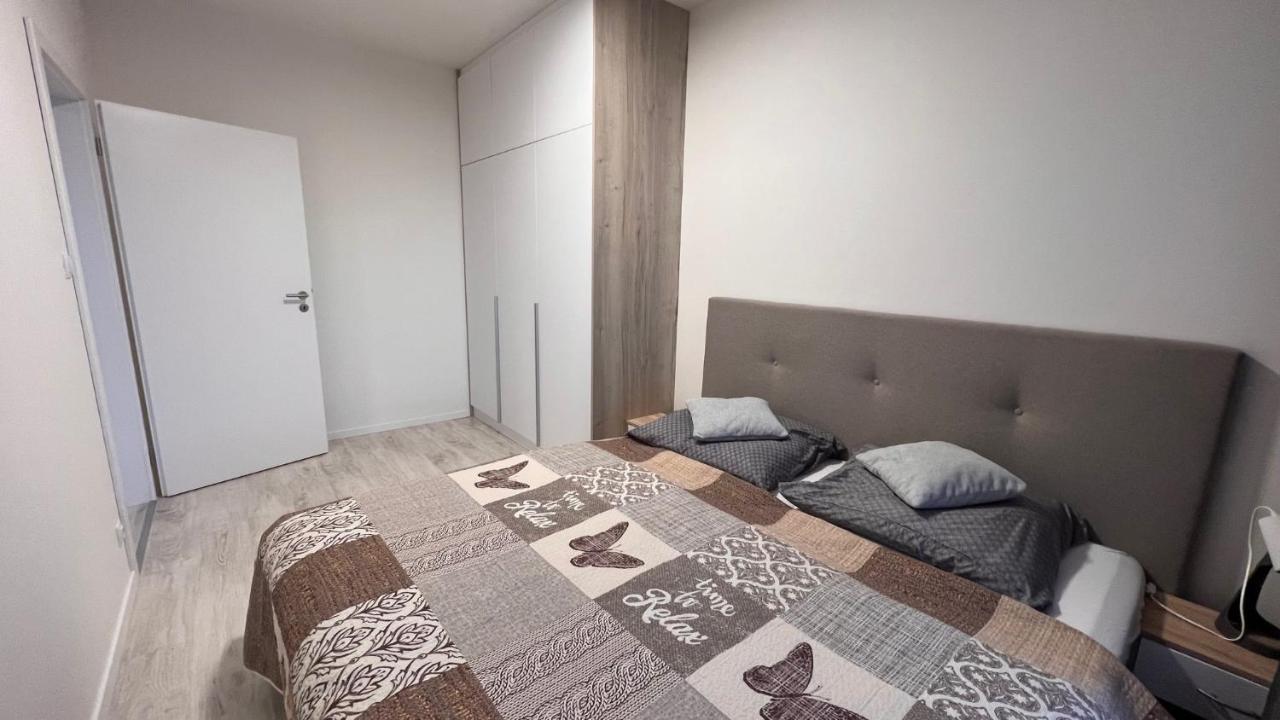 2 Room Apartment, With A View Of The Castle Bratislava Exterior foto
