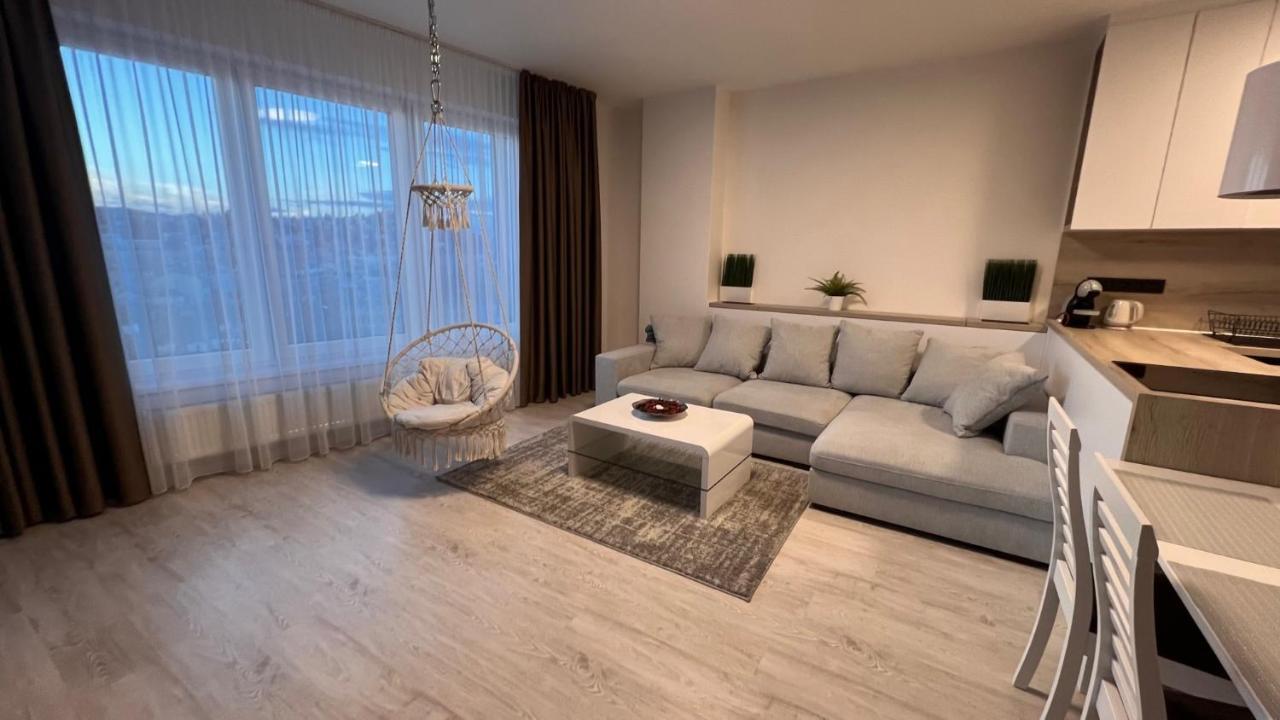 2 Room Apartment, With A View Of The Castle Bratislava Exterior foto
