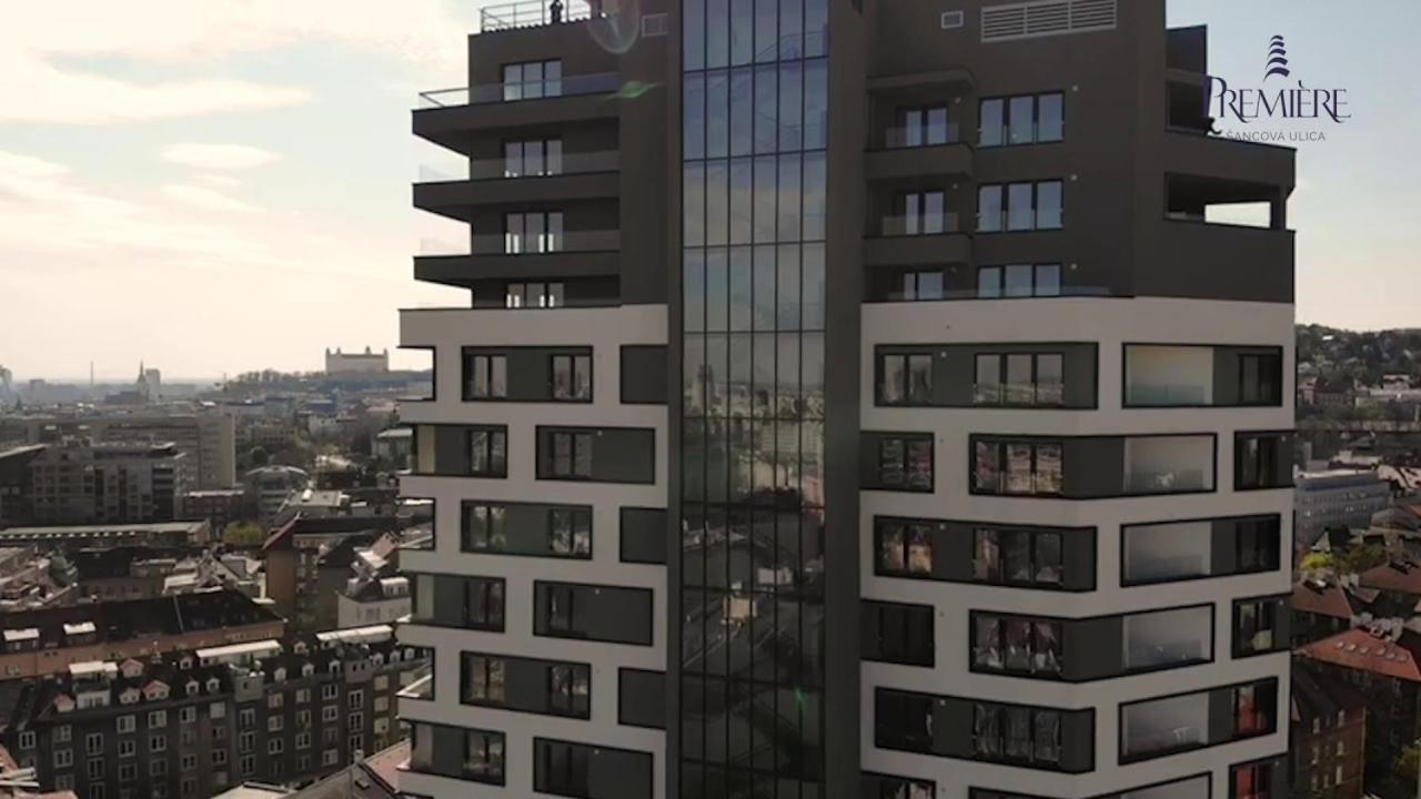 2 Room Apartment, With A View Of The Castle Bratislava Exterior foto